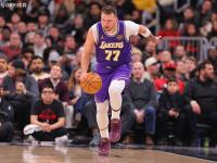 九游-包含东契奇回归赛场，连败首场状态亮眼，篮网观众沸腾！的词条