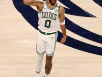 九游娱乐- 塔图姆60分回放 