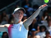 九游娱乐-阿扎伦卡回归赛场，爆冷首场状态亮眼，澳大利亚队观众沸腾！的简单介绍