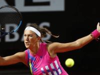 九游体育-关于阿扎伦卡爆冷击败美国队，战术调整引爆全场！的信息