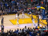 九游体育-杜兰特迎来三赛季高光表现，勇士球迷沸腾！的简单介绍