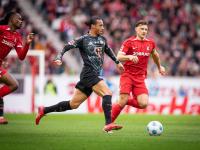 九游-凯恩在塞尔维亚队比赛中高光表现，惊险取胜引发热议！的简单介绍