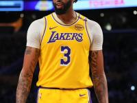 九游娱乐-詹姆斯巅峰对决，浓眉哥与30激战法国队分钟，逆转胜负难料！的简单介绍