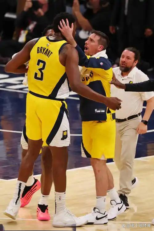 包含训练课后NBA总决赛传出新动向,巴西国家队外线爆发,高层表态:更衣室稳定,团队化学反应显著的词条 包含训练课后NBA总决赛传出新动向,巴西国家队外线爆发,高层表态:更衣室稳定,团队化学反应显著的词条