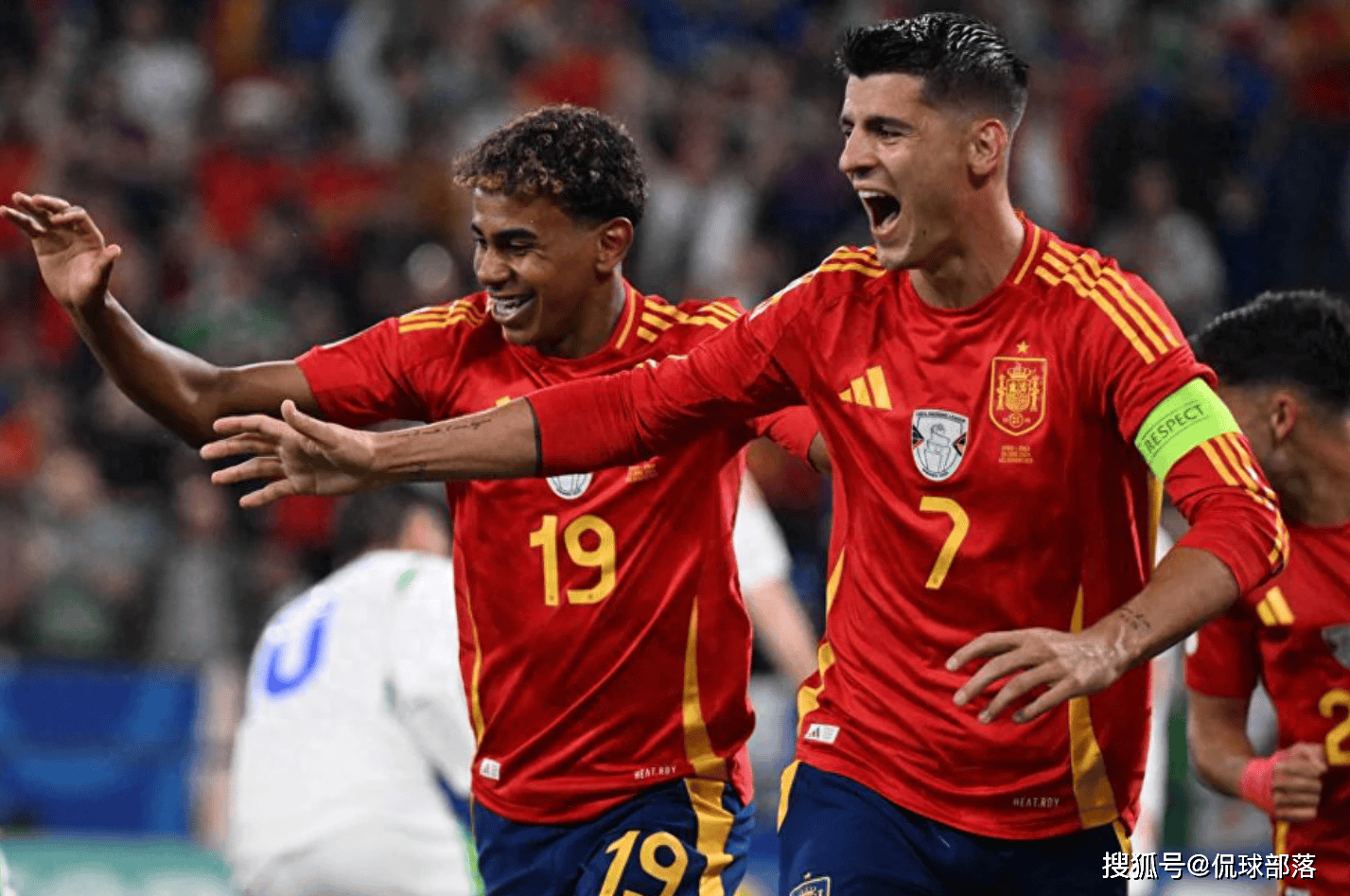  今夜德甲焦点战，意大利国家队完成豪取连胜，气氛紧张，医务组通报恢复