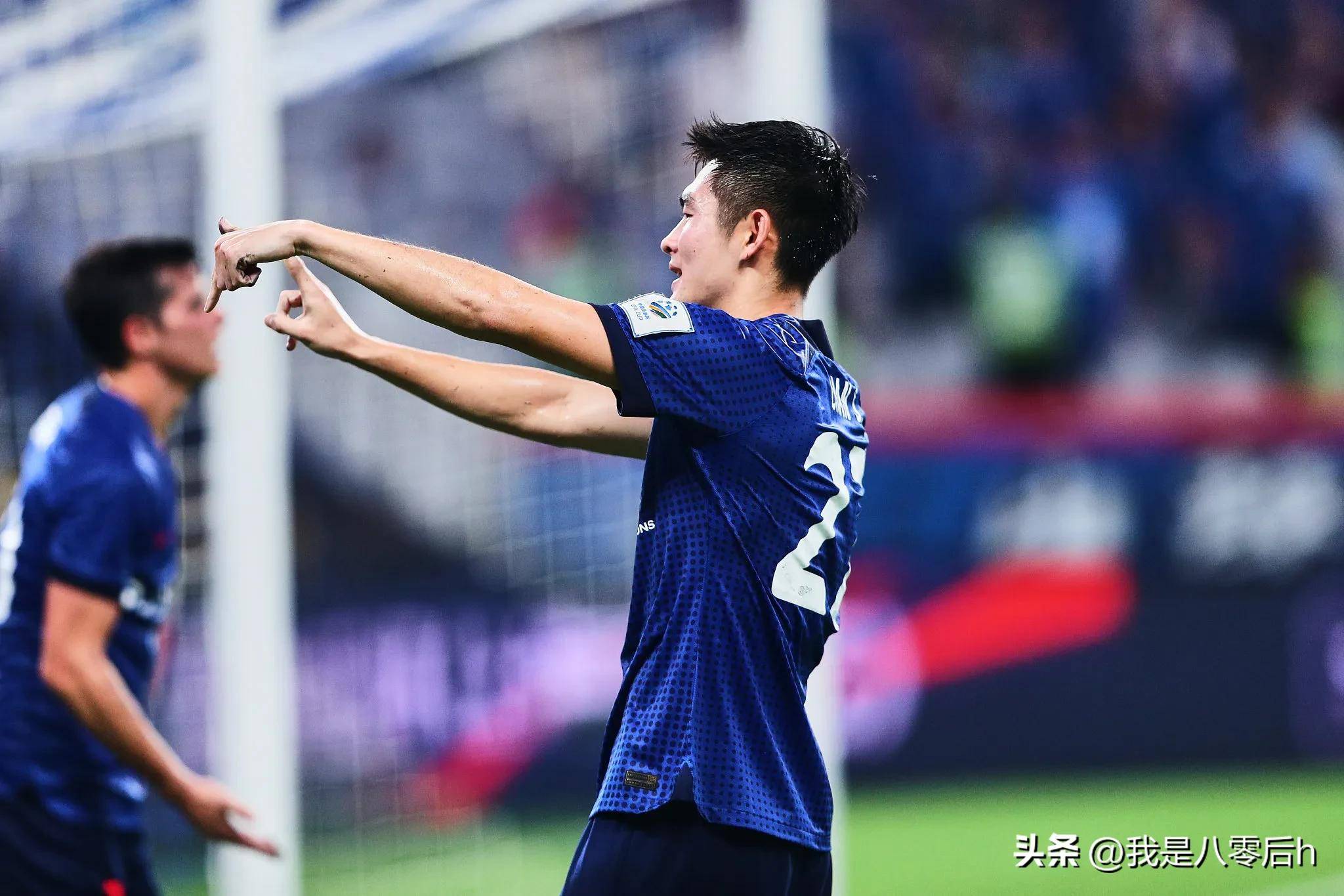 包含NBA季后赛赛程吃紧，上海申花冲刺阶段防线松动，震撼外界，年轻球员获得机会的词条