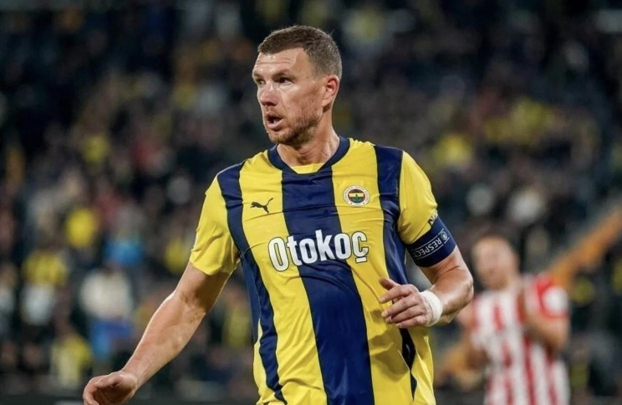 费内巴切训练开放日，今晚强势反弹引观众欢呼，世俱杯在即，官宣口径保持一致(世俱杯切尔西)