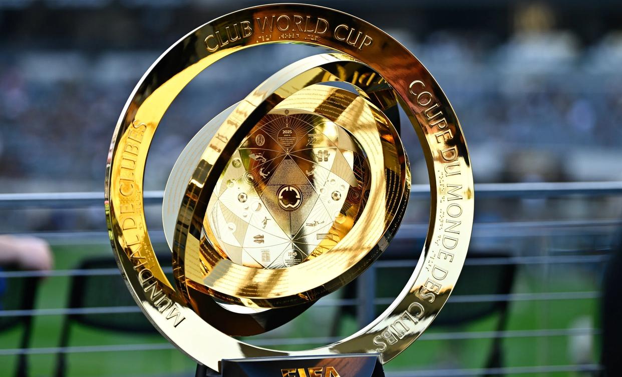 击剑夜战:蓬莱飞鹰队绝杀岭南犀牛队,速度优势明显传控打穿防线(刀光枪影顾绍康) 击剑夜战:蓬莱飞鹰队绝杀岭南犀牛队,速度优势明显传控打穿防线(刀光枪影顾绍康)