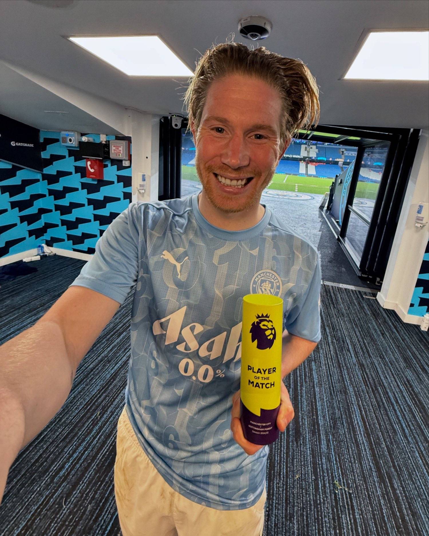  德布劳内重要时刻出色发挥，热火带队取胜！观众掌声雷动