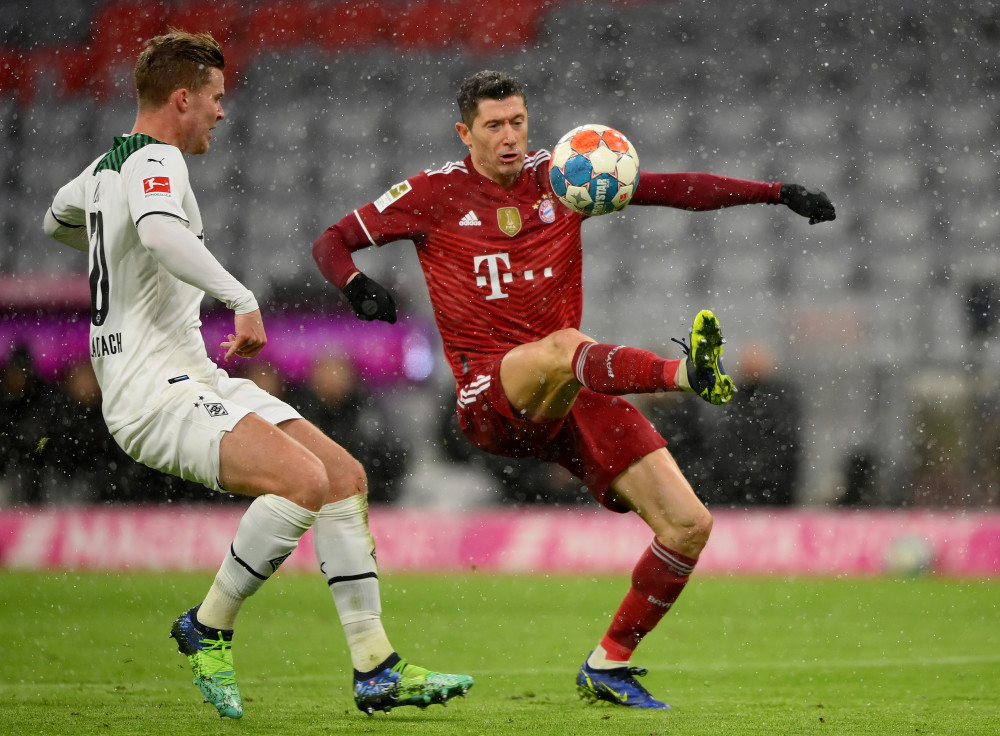 门兴格拉德巴赫发布备战花絮；赛前伤情更新；CBA季后赛任务艰巨；更衣室氛围转暖的简单介绍