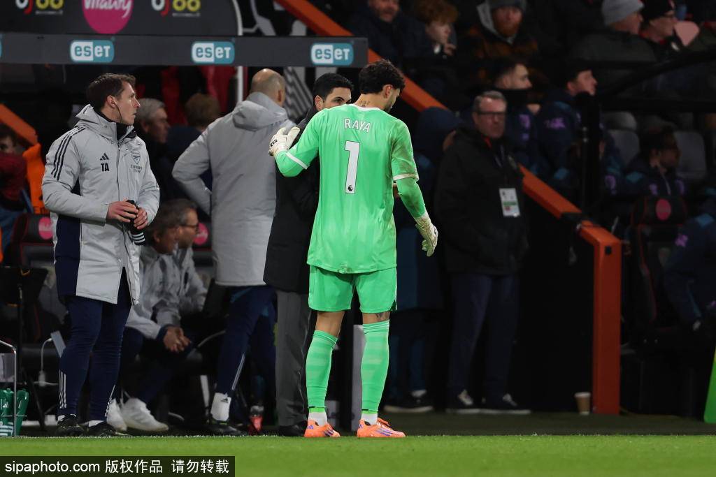 关于意甲转会期再迎强敌，切尔西再遭质疑，主帅态度：球迷炸锅，阵容厚度经受考验的信息