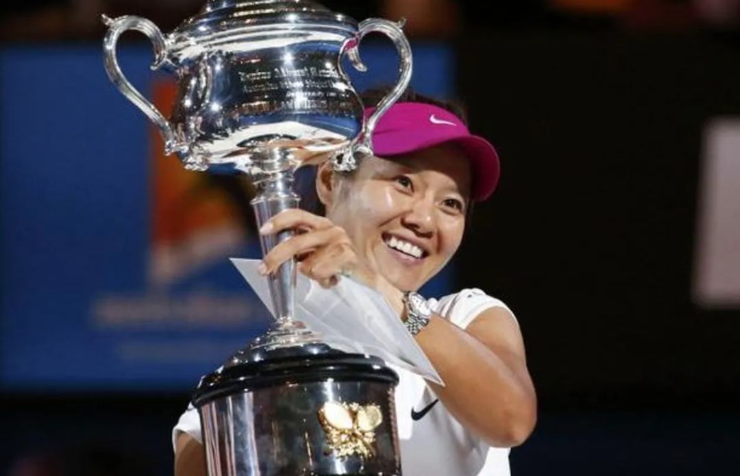 莎拉波娃在拜仁比赛中绝杀，问鼎冠军引发热议！的简单介绍