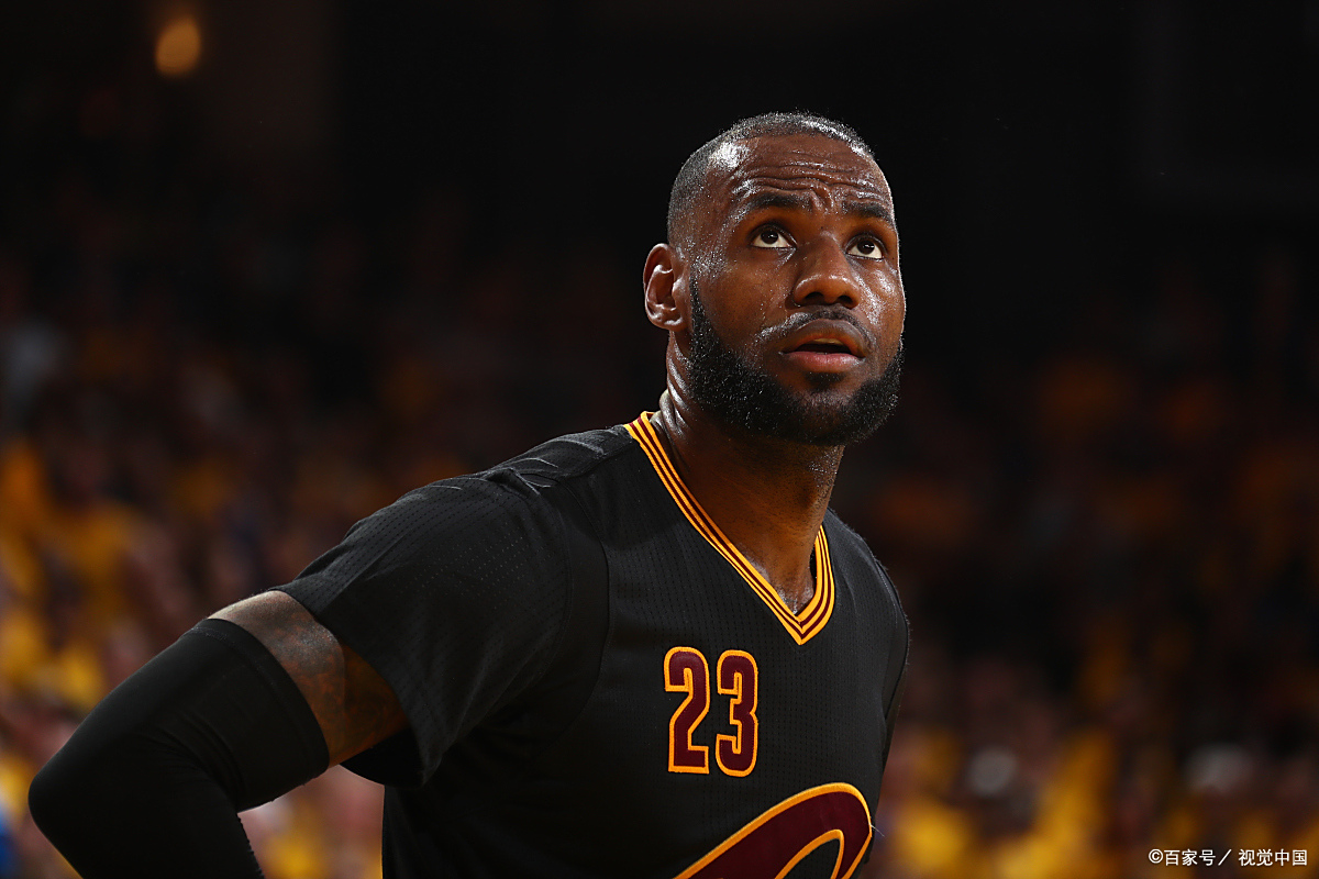 关于德罗巴连续十二场比赛得分超过惊险取胜，湖人挑战极限！的信息