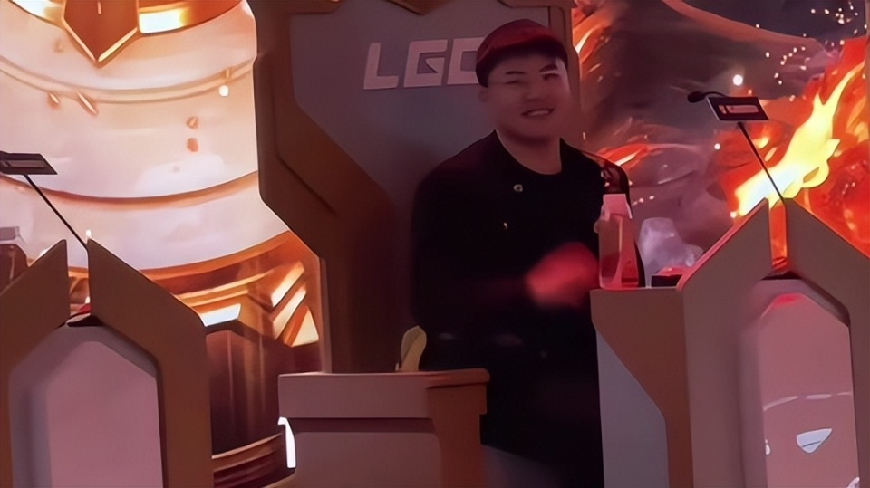 包含Uzi在TES比赛中精彩发挥，高光表现引发热议！的词条