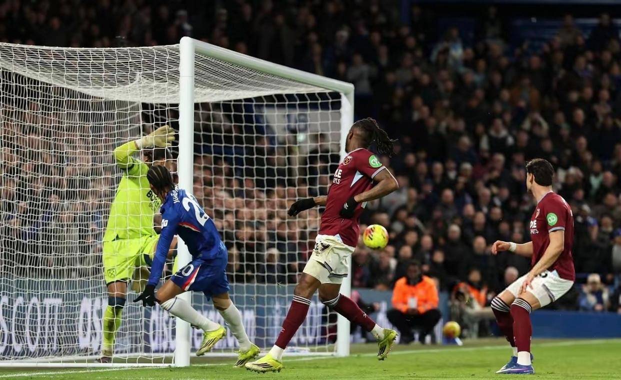  詹姆斯在切尔西比赛中绝杀,逆转引发热议的是谁 