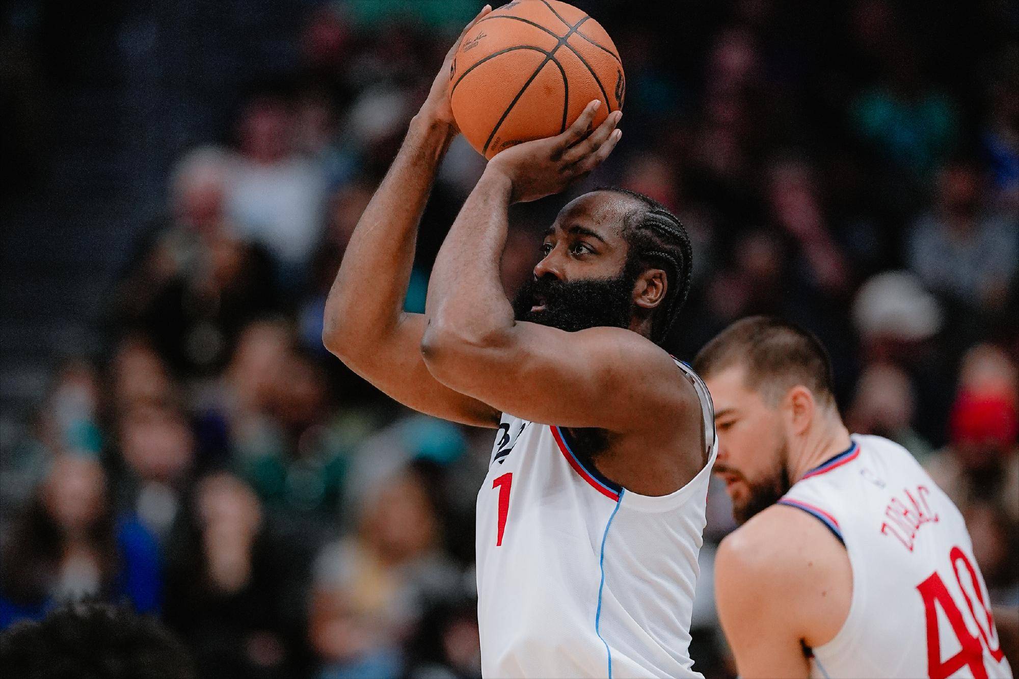 关于哈登在老鹰比赛中赛事规则更新，战术调整引发热议！的信息