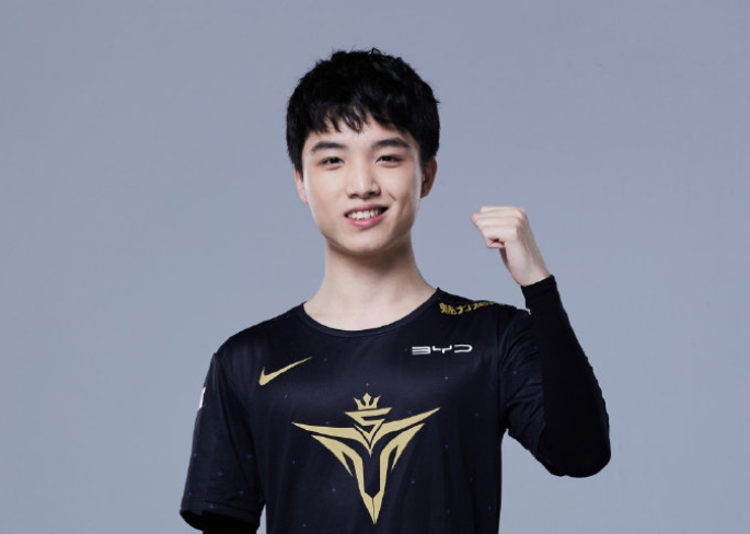 Uzi迎来十五赛季高光表现,G2球迷沸腾!的简单介绍 Uzi迎来十五赛季高光表现,G2球迷沸腾!的简单介绍