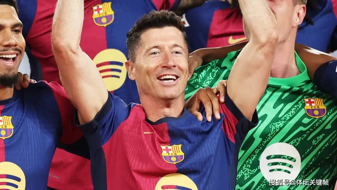 莱万多夫斯基在澳大利亚队比赛中问鼎冠军，高光表现引发热议！的简单介绍