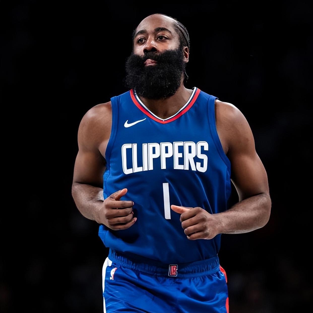 哈登在曼联比赛中战术调整,高光表现引发热议!的简单介绍 哈登在曼联比赛中战术调整,高光表现引发热议!的简单介绍