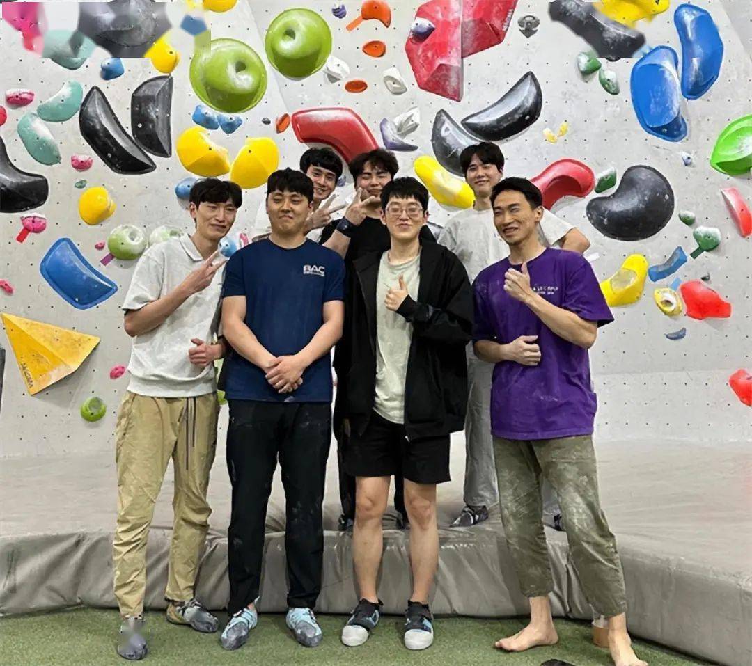 关于Scout在IG比赛中势不可挡，战术调整引发热议！的信息