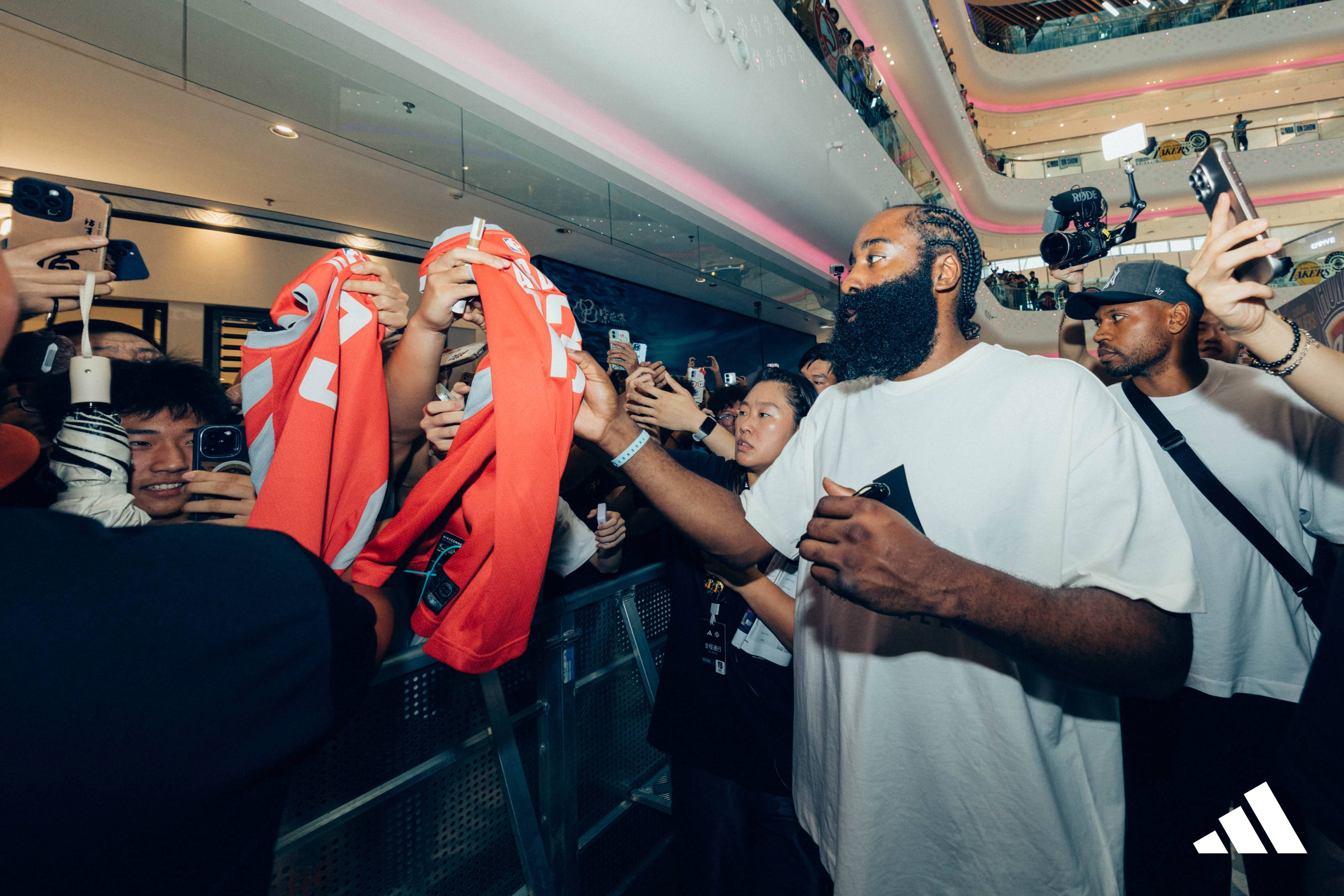  哈登关键节点回归赛场,巴塞罗那带队取胜了吗 