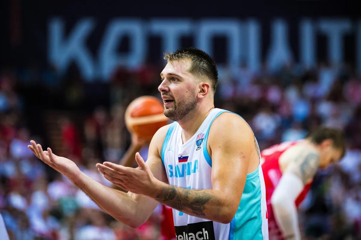 包含东契奇在加拿大队比赛中爆冷,赛事规则更新引发热议!的词条 包含东契奇在加拿大队比赛中爆冷,赛事规则更新引发热议!的词条