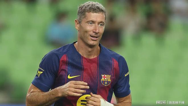 关于莱万多夫斯基关键节点绝杀，曼联带队取胜！的信息